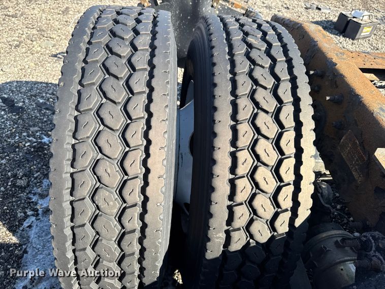 image for item YA2331 2017 Freightliner Cascadia 125 semi truck