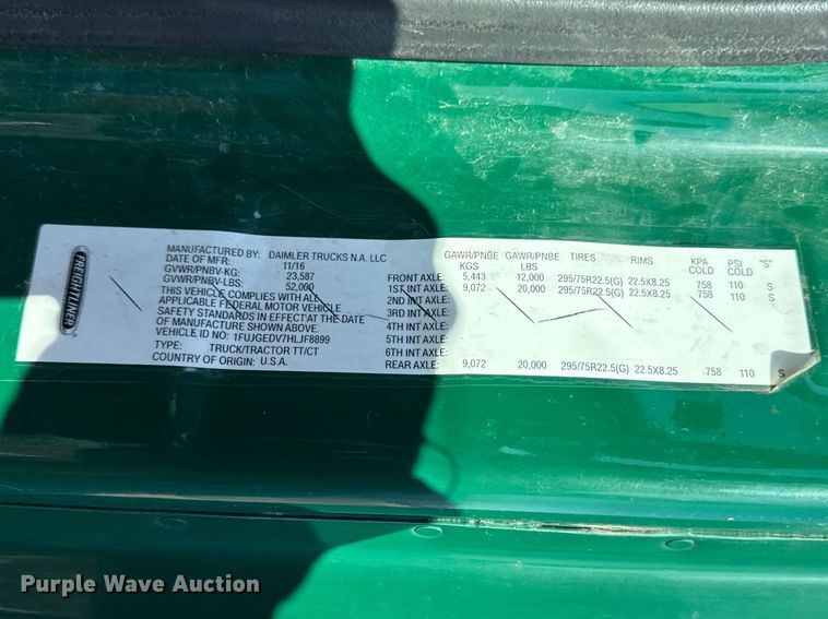 image for item YA2331 2017 Freightliner Cascadia 125 semi truck