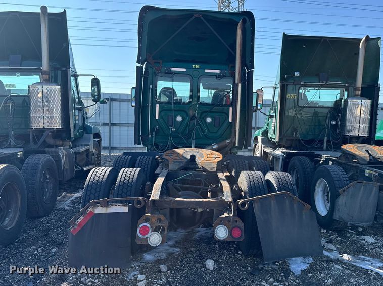 image for item YA2332 2017 Freightliner Cascadia 125 semi truck