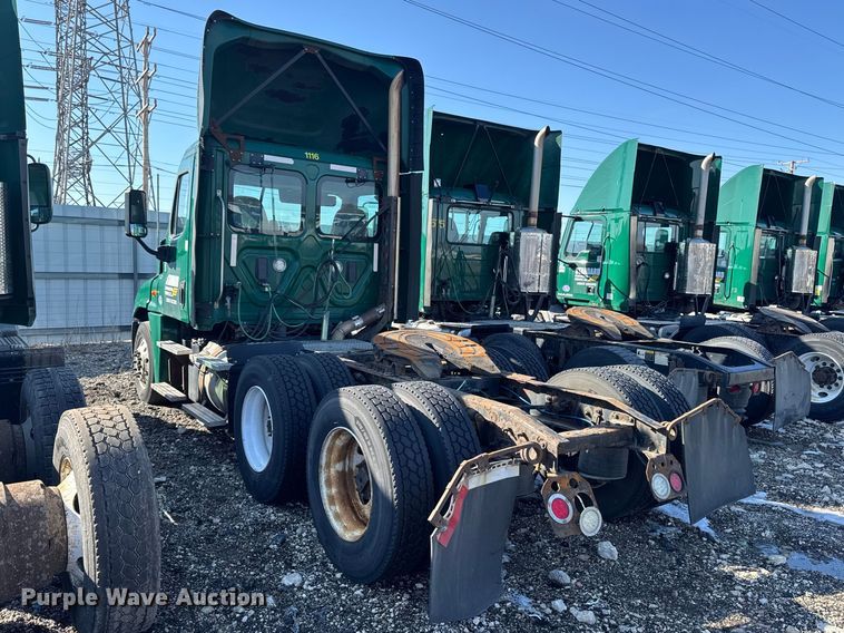 image for item YA2332 2017 Freightliner Cascadia 125 semi truck