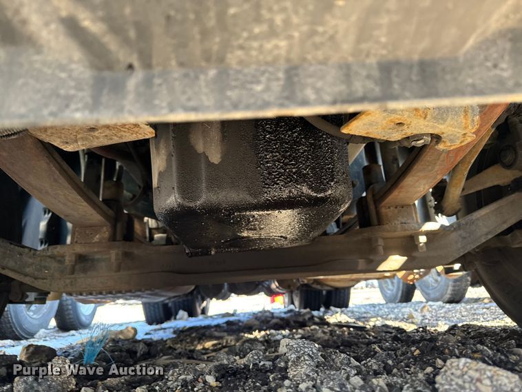 image for item YA2332 2017 Freightliner Cascadia 125 semi truck