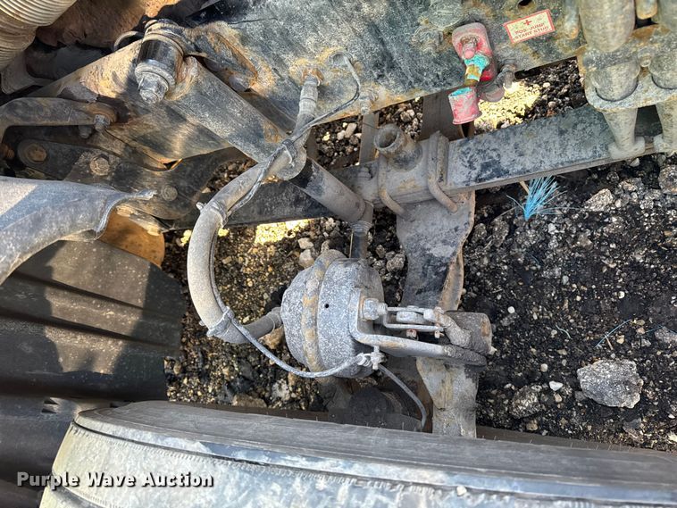 image for item YA2332 2017 Freightliner Cascadia 125 semi truck