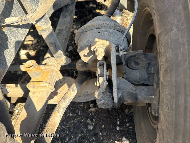 image for item YA2332 2017 Freightliner Cascadia 125 semi truck