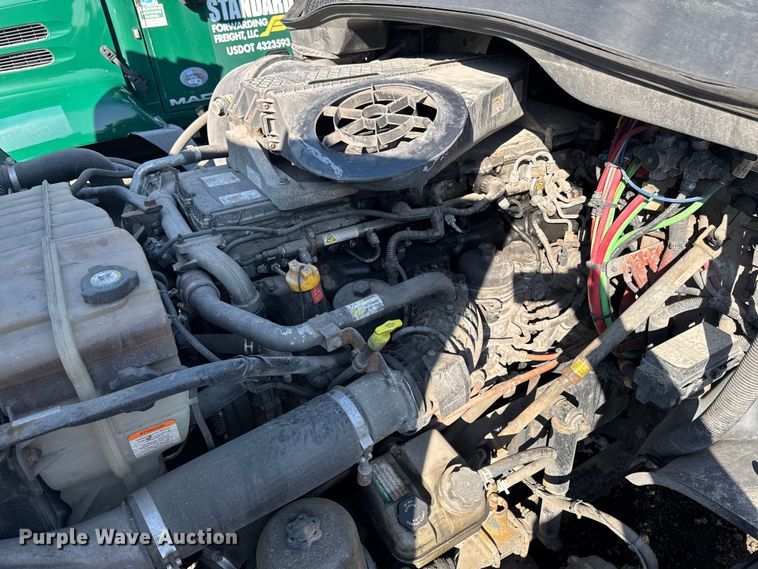 image for item YA2332 2017 Freightliner Cascadia 125 semi truck