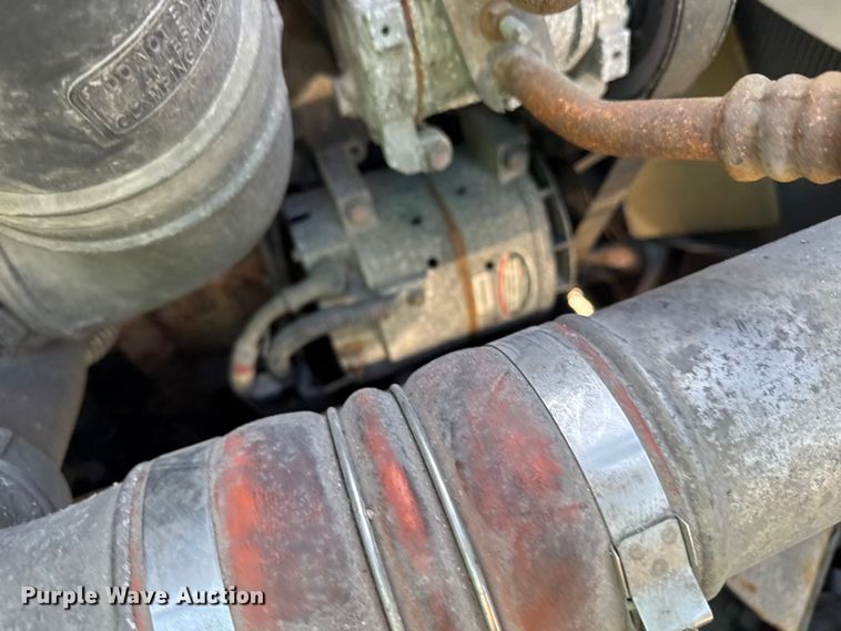 image for item YA2332 2017 Freightliner Cascadia 125 semi truck