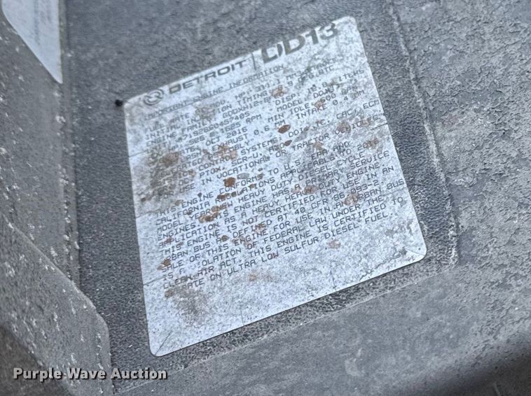 image for item YA2332 2017 Freightliner Cascadia 125 semi truck