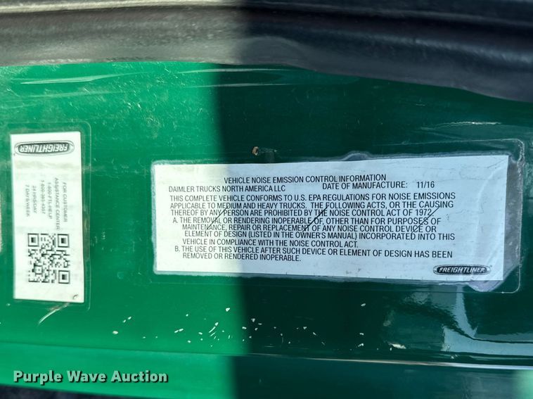 image for item YA2332 2017 Freightliner Cascadia 125 semi truck