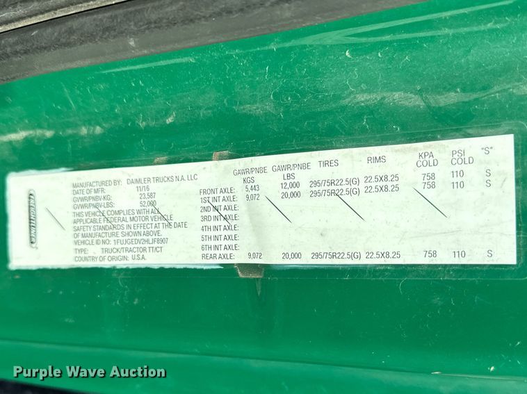 image for item YA2332 2017 Freightliner Cascadia 125 semi truck