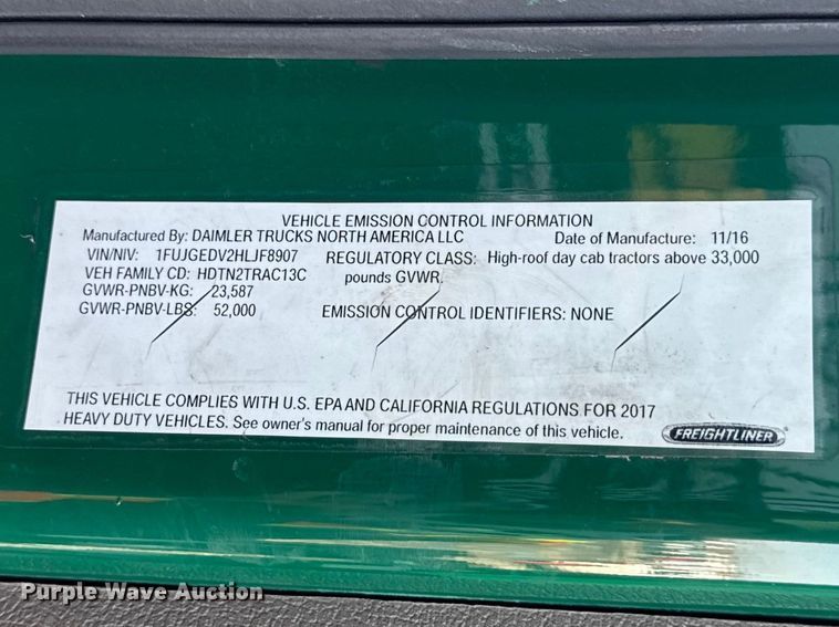 image for item YA2332 2017 Freightliner Cascadia 125 semi truck