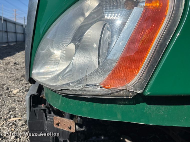 image for item YA2333 2017 Freightliner Cascadia 125 semi truck