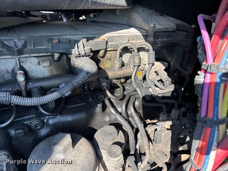 image for item YA2333 2017 Freightliner Cascadia 125 semi truck