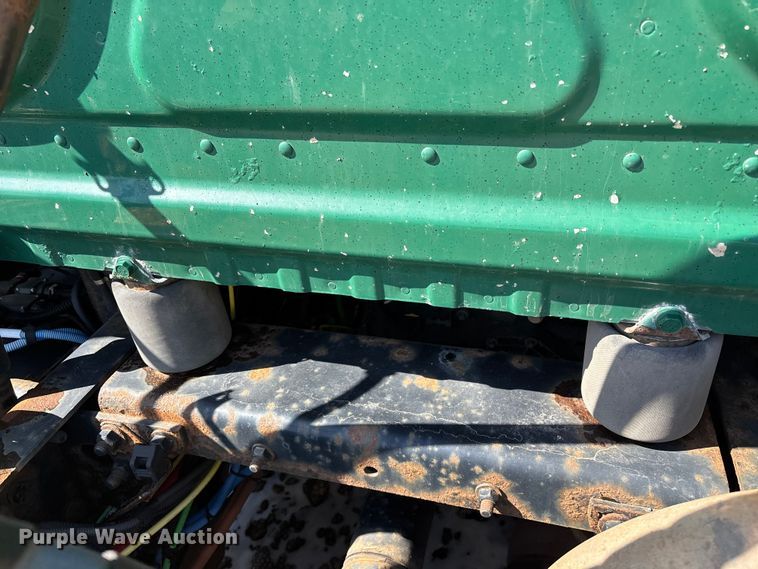 image for item YA2334 2017 Freightliner Cascadia 125 semi truck