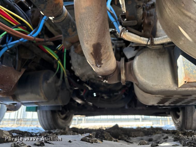 image for item YA2334 2017 Freightliner Cascadia 125 semi truck