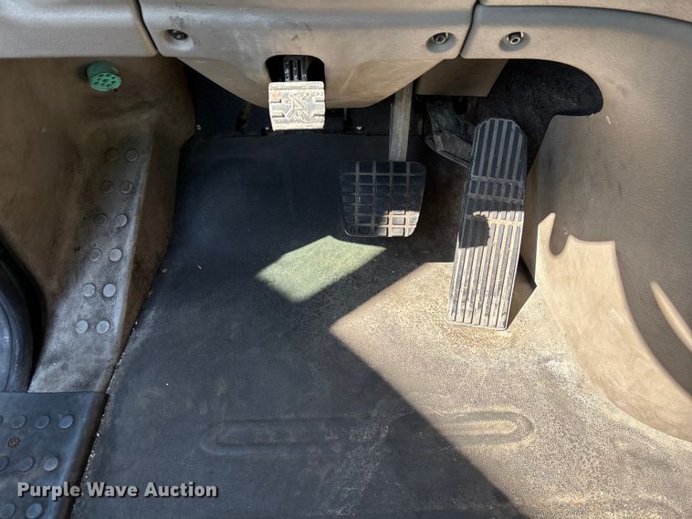 image for item YA2334 2017 Freightliner Cascadia 125 semi truck