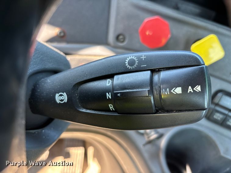 image for item YA2334 2017 Freightliner Cascadia 125 semi truck