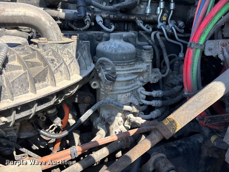 image for item YA2334 2017 Freightliner Cascadia 125 semi truck