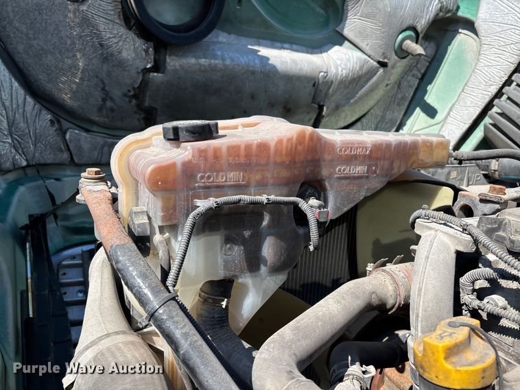 image for item YA2334 2017 Freightliner Cascadia 125 semi truck