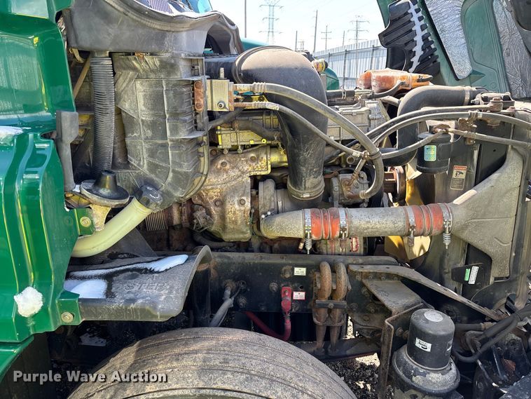 image for item YA2334 2017 Freightliner Cascadia 125 semi truck