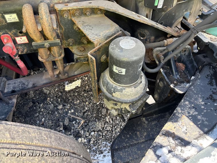 image for item YA2334 2017 Freightliner Cascadia 125 semi truck