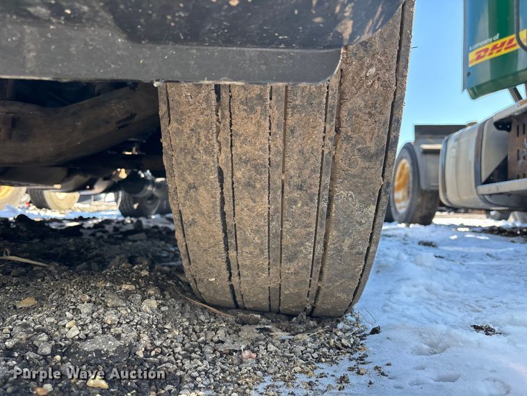 image for item YA2334 2017 Freightliner Cascadia 125 semi truck