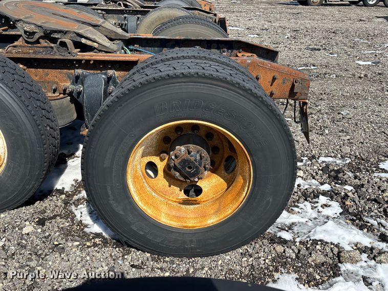 image for item YA2334 2017 Freightliner Cascadia 125 semi truck