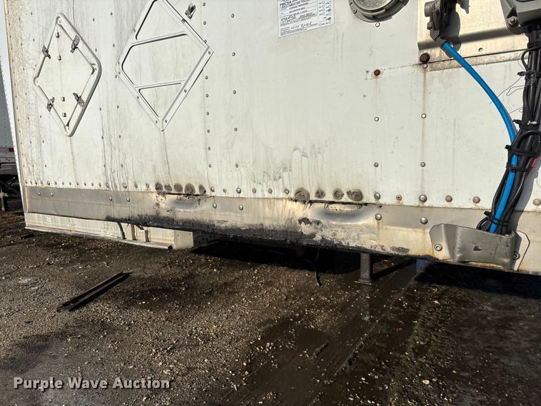 image for item YA2335 2013 Strick dry van trailer