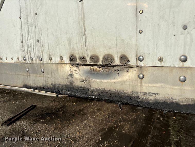 image for item YA2335 2013 Strick dry van trailer