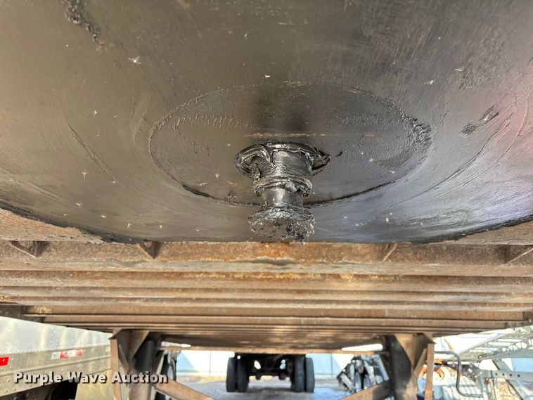 image for item YA2335 2013 Strick dry van trailer