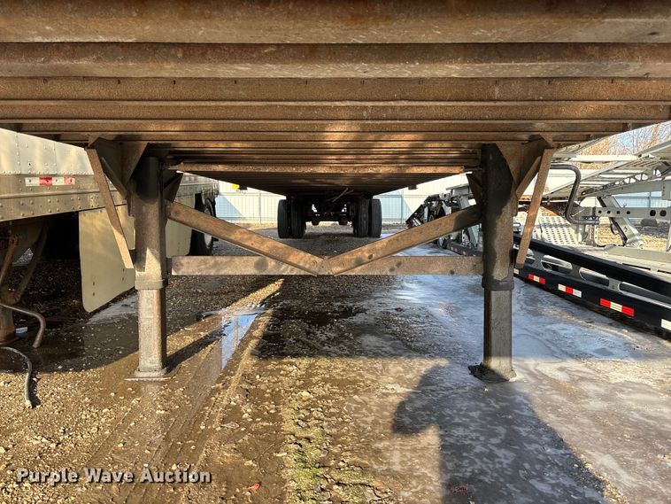 image for item YA2335 2013 Strick dry van trailer