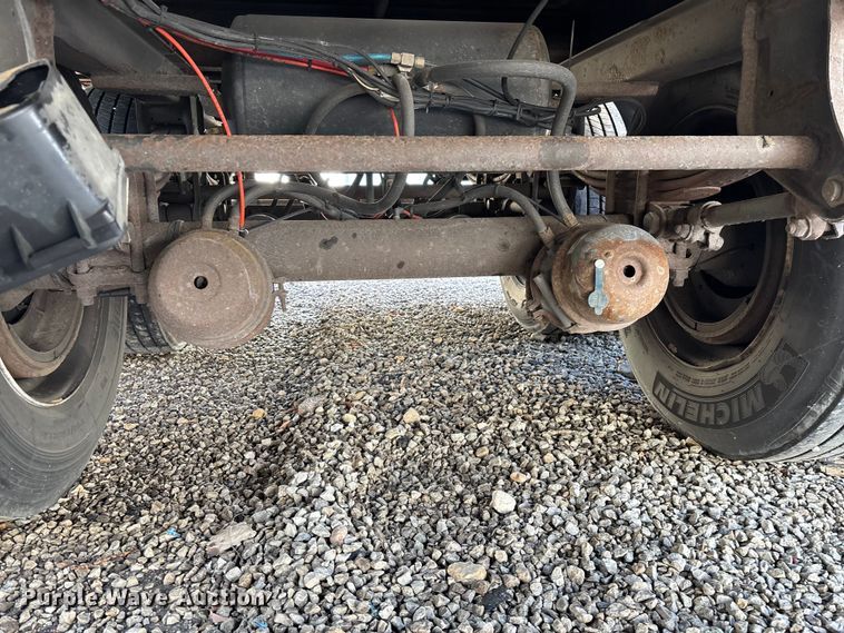 image for item YA2335 2013 Strick dry van trailer