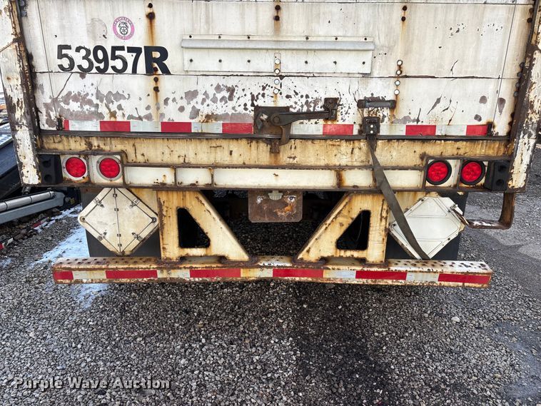 image for item YA2335 2013 Strick dry van trailer