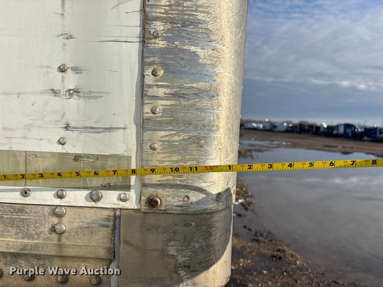 image for item YA2335 2013 Strick dry van trailer