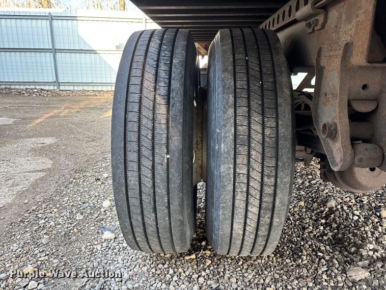 image for item YA2335 2013 Strick dry van trailer