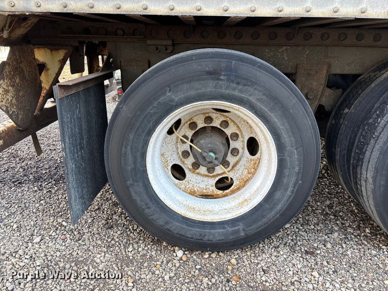 image for item YA2335 2013 Strick dry van trailer