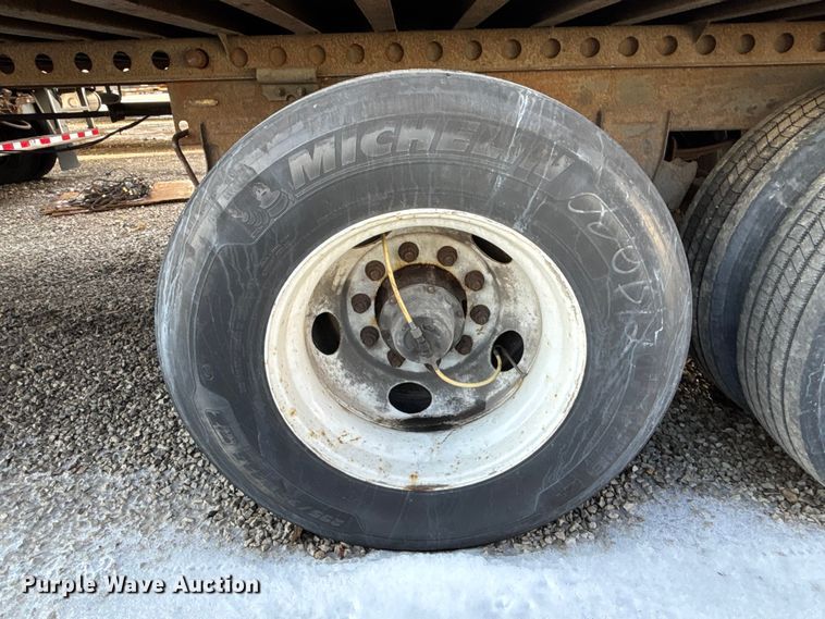 image for item YA2335 2013 Strick dry van trailer