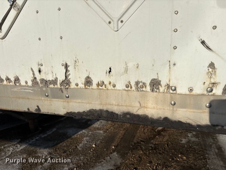 image for item YA2337 2013 Strick dry van trailer