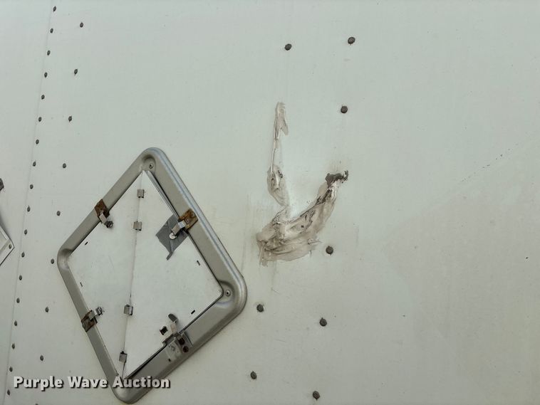 image for item YA2337 2013 Strick dry van trailer