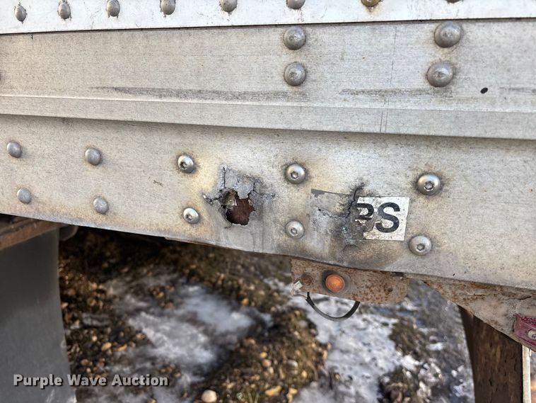 image for item YA2337 2013 Strick dry van trailer