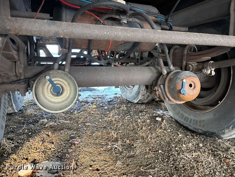 image for item YA2337 2013 Strick dry van trailer