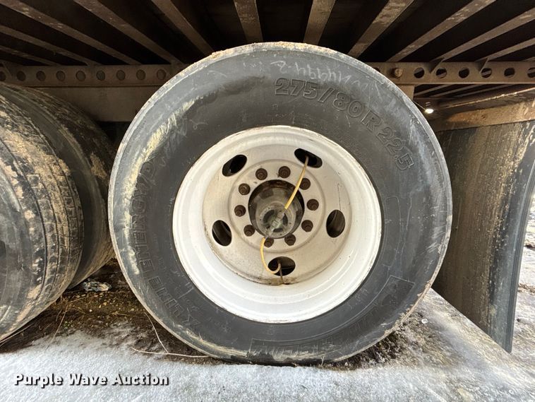 image for item YA2337 2013 Strick dry van trailer