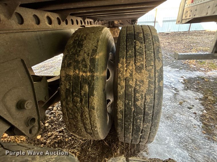 image for item YA2337 2013 Strick dry van trailer