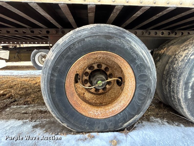 image for item YA2337 2013 Strick dry van trailer