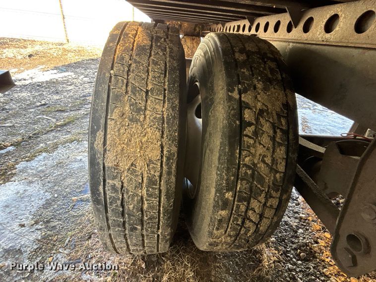 image for item YA2337 2013 Strick dry van trailer