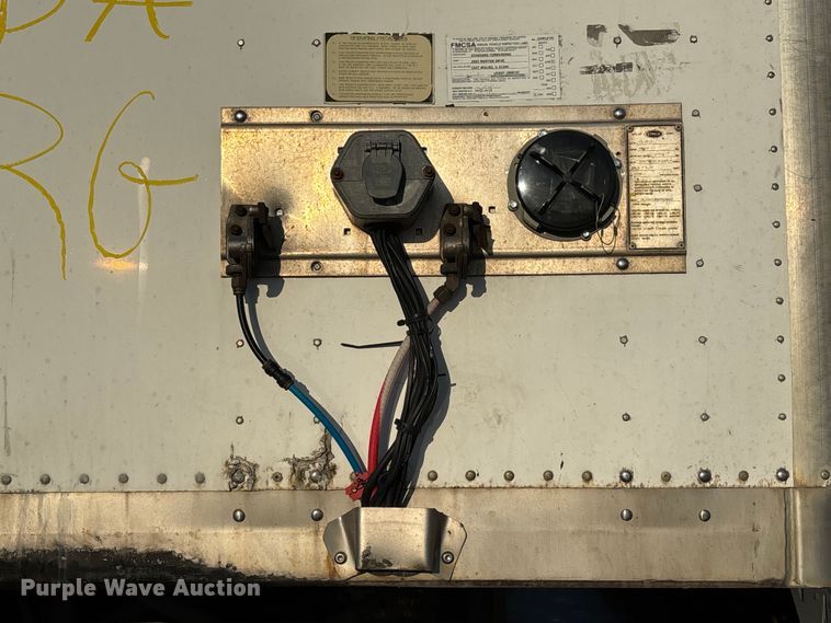 image for item YA2338 2013 Strick Strick dry van trailer