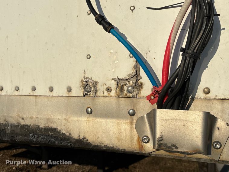 image for item YA2338 2013 Strick Strick dry van trailer