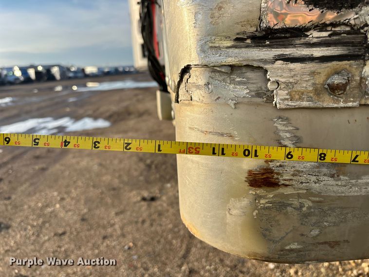 image for item YA2338 2013 Strick Strick dry van trailer