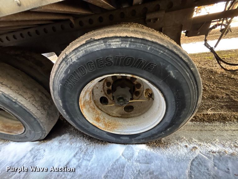 image for item YA2338 2013 Strick Strick dry van trailer