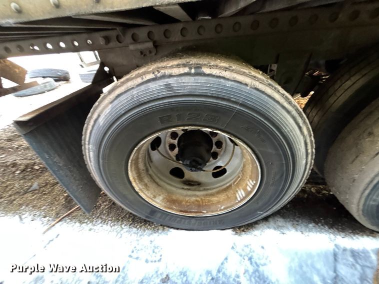 image for item YA2338 2013 Strick Strick dry van trailer