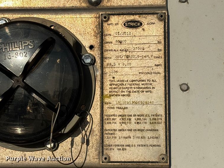 image for item YA2338 2013 Strick Strick dry van trailer