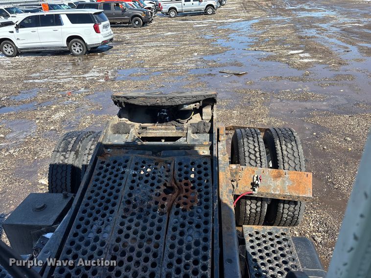 image for item YA2340 2009 Kalmar 4x2 yard truck